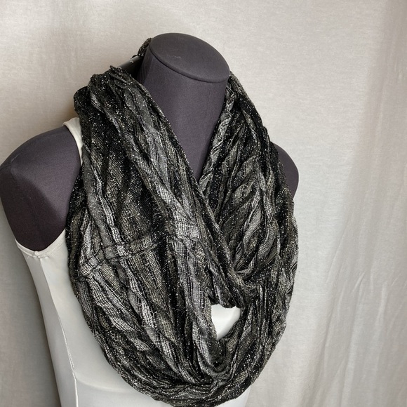 Infinity Scarf - Picture 1 of 4